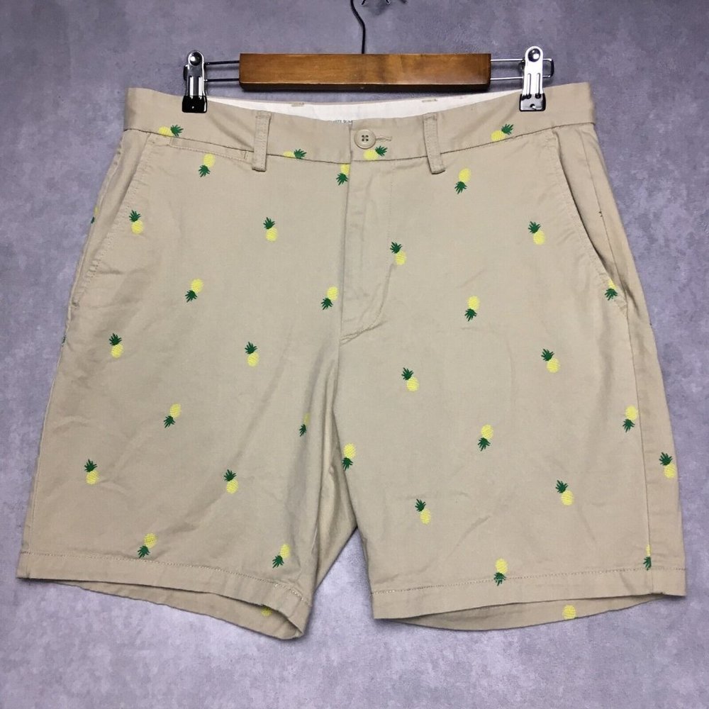 Old Navy Mens Khaki Shorts size 32 Pineapple All Over Print Stretch Flat Front
